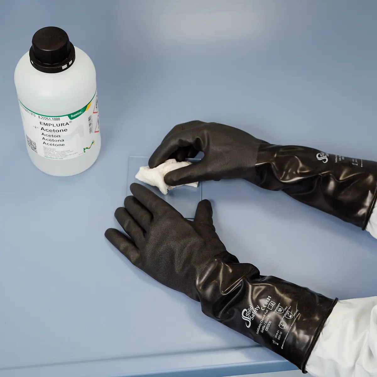 Guante de protección química, talla 11, Solidsafety ChemB Full: comprar Guante de trabajo de butilo estable con capacidad de disipación electrostática como EPI.